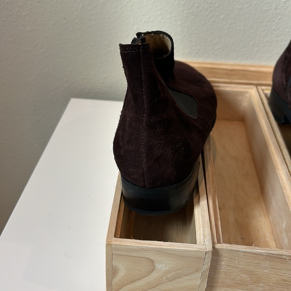 Christian Dietz burgundy suede booties with elastic and zipper - Picture 4 of 5